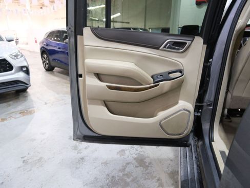 Used 2019 GMC Yukon XL Denali w/ Denali Ultimate Package image 19