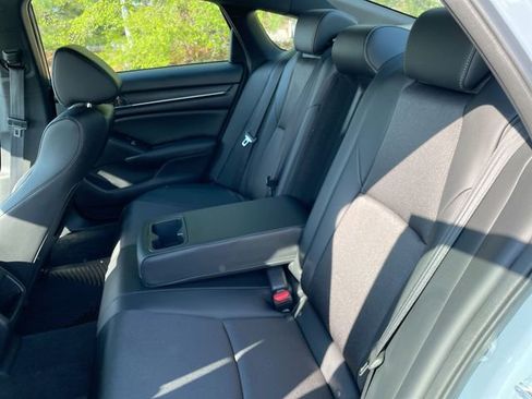 Used 2022 Honda Accord Sport image 11