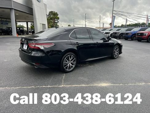 Used 2023 Toyota Camry XLE FWD image 3