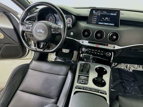 Used 2020 Kia Stinger GT1 RWD image 17
