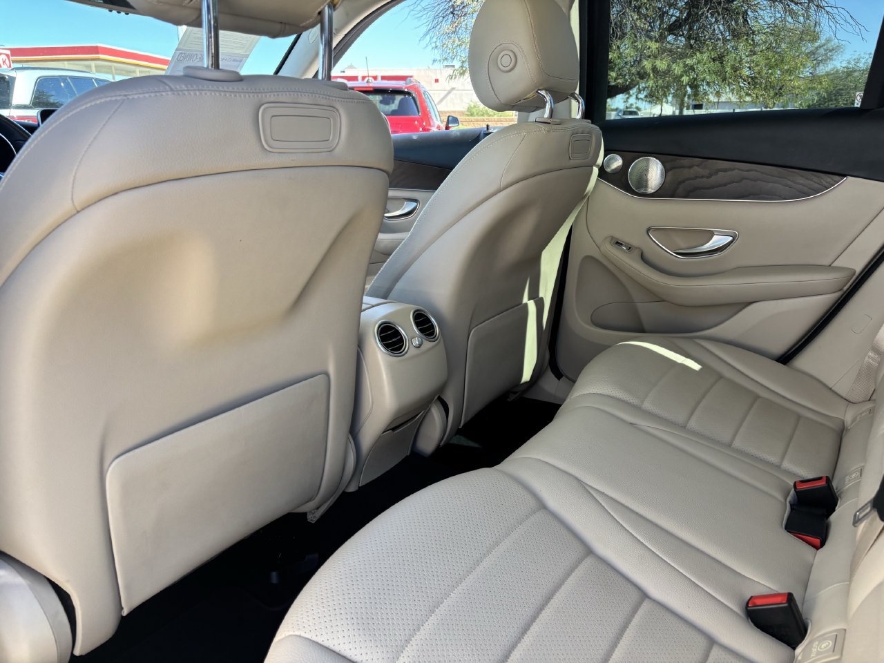 Used 2019 Mercedes-Benz GLC 300 4MATIC image 15
