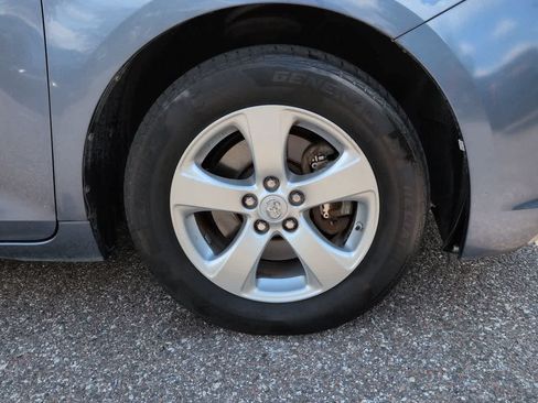 Used 2016 Toyota Sienna LE FWD image 11