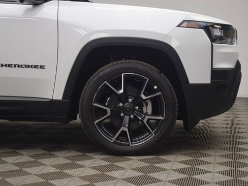 New 2026 Jeep Cherokee Overland w/ Trailer Tow Group AWD/4WD image 9