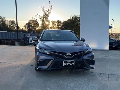 Used 2023 Toyota Camry SE image 9