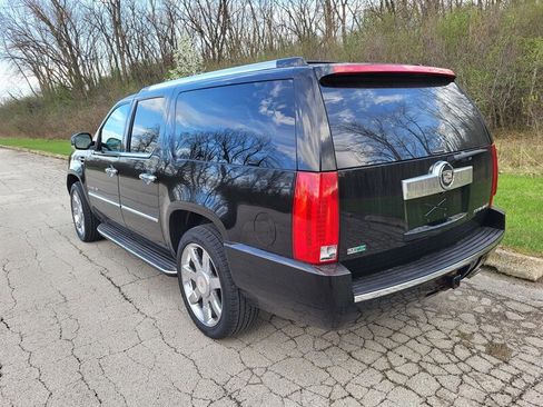 Used 2011 Cadillac Escalade ESV Luxury image 9