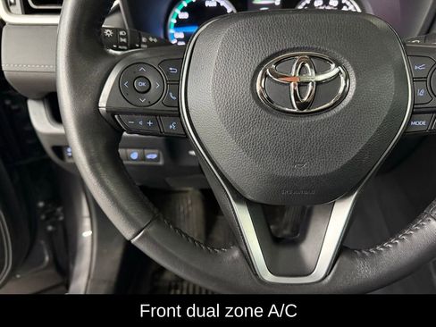 Used 2022 Toyota RAV4 XLE Premium AWD/4WD image 10