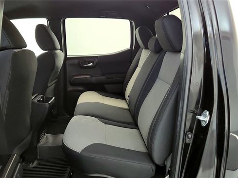 Certified 2023 Toyota Tacoma TRD Off-Road image 20