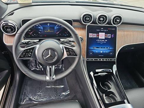Used 2026 Mercedes-Benz GLC 300 image 16