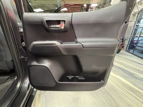 Used 2021 Toyota Tacoma TRD Off-Road image 44