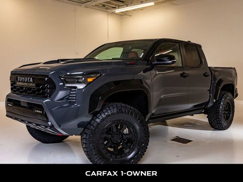 Used 2025 Toyota Tacoma TRD Pro AWD/4WD image 5