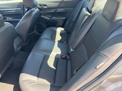 Used 2024 Nissan Altima 2.5 SR FWD image 13