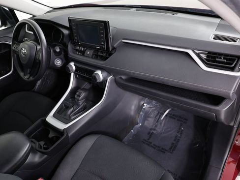Used 2021 Toyota RAV4 LE FWD image 27