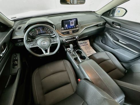 Used 2024 Nissan Altima 2.5 SV FWD image 20