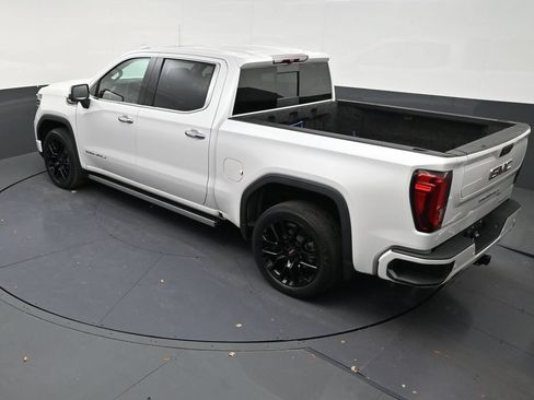 Used 2023 GMC Sierra 1500 Denali w/ Denali Carbonpro Edition AWD/4WD image 14