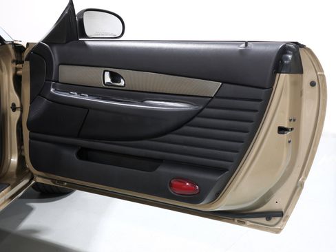 Used 2005 Ford Thunderbird image 17