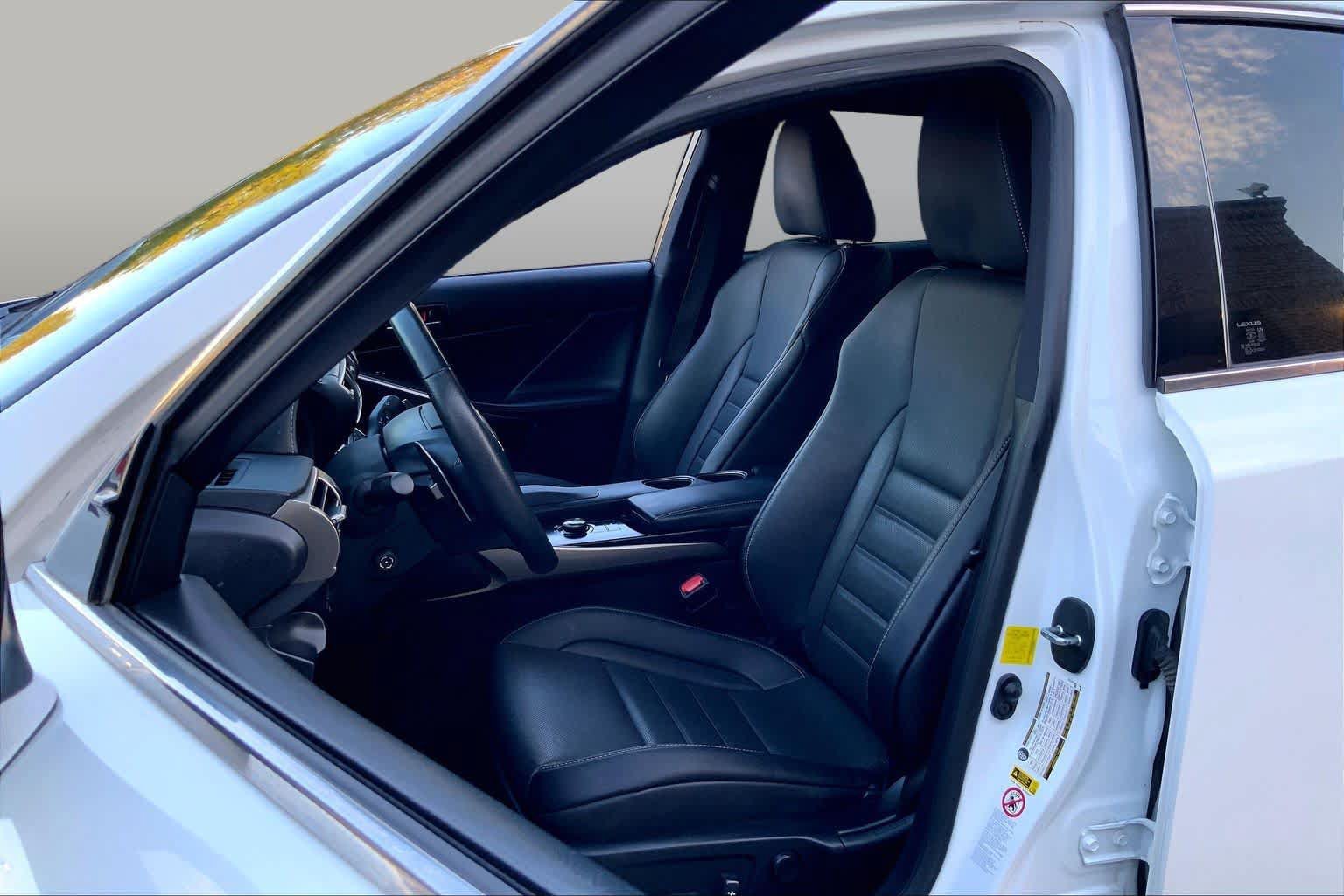 Used 2014 Lexus IS 350 w/ F Sport Package RWD image 8