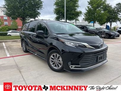 Used 2022 Toyota Sienna XLE