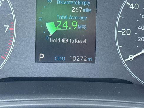 Certified 2025 Toyota Corolla Cross LE FWD image 3