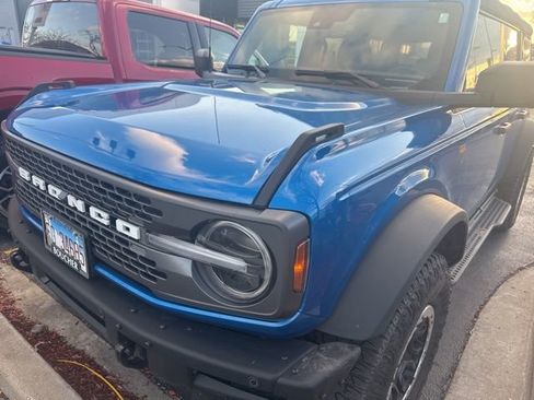 Used 2024 Ford Bronco Badlands image 8