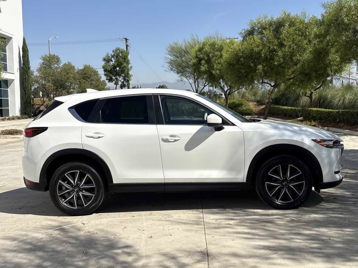 Used 2018 MAZDA CX-5 Touring w/ Preferred Equipment Package FWD image 2