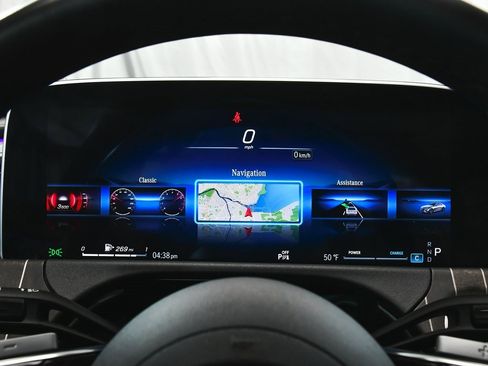 Used 2025 Mercedes-Benz E 450 4MATIC Sedan image 44