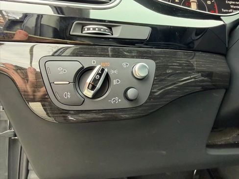 Used 2017 Audi Q7 3.0T Prestige image 19