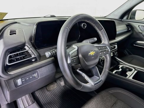 Used 2025 Chevrolet Traverse LT w/ Sun and Wheel Package AWD/4WD image 10