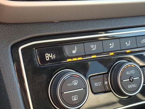 Certified 2022 Volkswagen Atlas SEL R-Line image 27