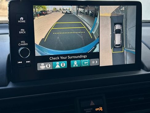 Used 2025 Honda Pilot TrailSport image 22