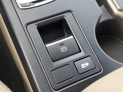 Used 2016 Subaru Legacy 2.5i Limited image 27