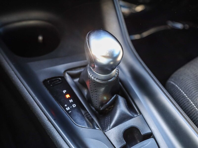 Used 2019 Toyota C-HR LE FWD image 31