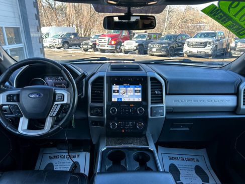 Used 2019 Ford F250 Lariat w/ Chrome Package image 11