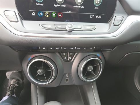 Used 2023 Chevrolet Blazer LT image 18