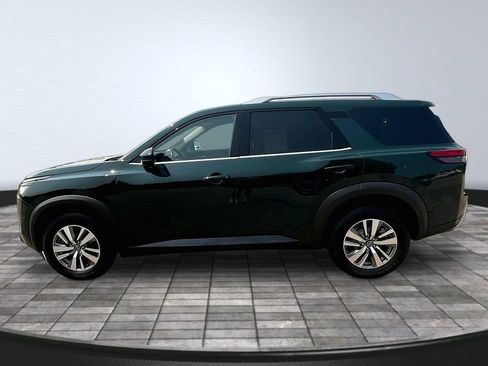 Used 2023 Nissan Pathfinder SL AWD/4WD image 4