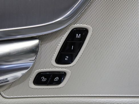 Used 2017 Volvo S90 T6 Momentum w/ Vision Package image 23