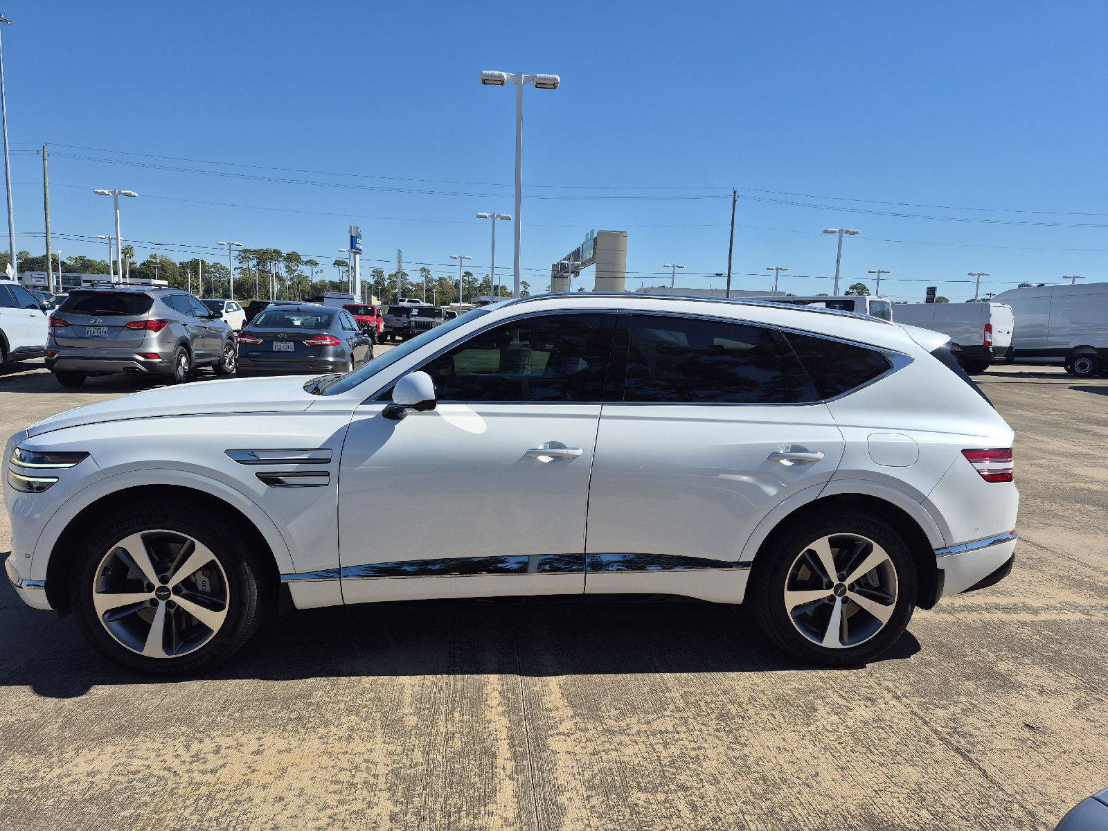 Used 2023 Genesis GV80 2.5T w/ Advanced Package AWD/4WD image 17