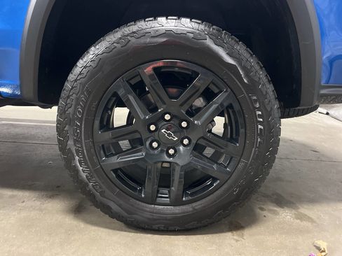 Used 2024 Chevrolet Colorado Trail Boss w/ Technology Package image 9