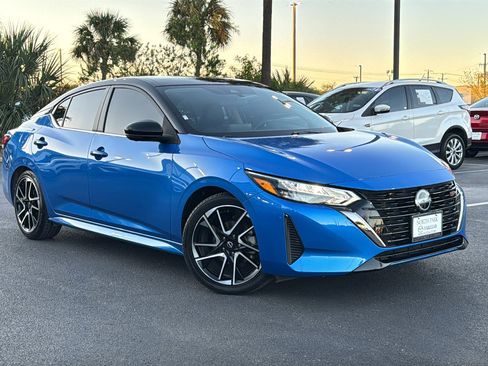 Used 2024 Nissan Sentra SR w/ SR Premium Package image 2