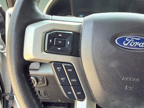 Used 2019 Ford F150 Lariat w/ Equipment Group 502A Luxury AWD/4WD image 22