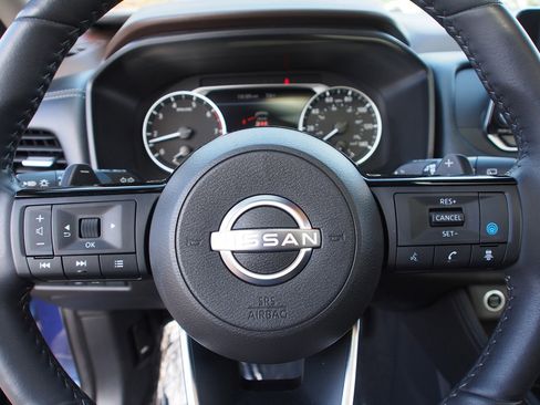 Used 2023 Nissan Rogue SL image 21