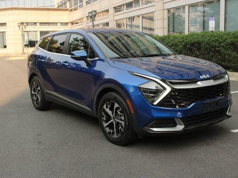 Used 2024 Kia Sportage EX FWD image 1