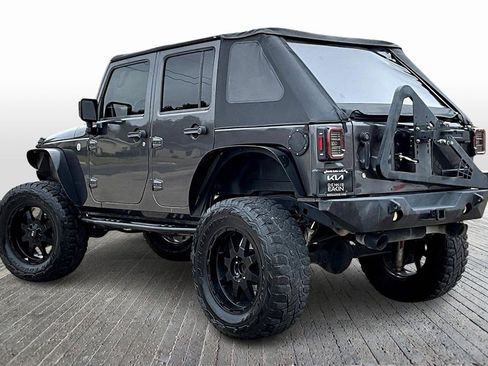 Used 2016 Jeep Wrangler Unlimited Sahara image 12