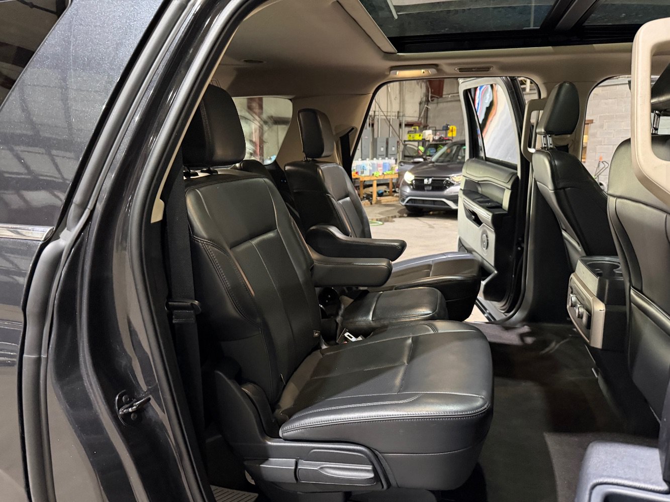 Used 2023 Ford Expedition Max XLT AWD/4WD image 23