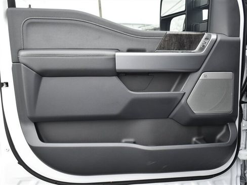 Used 2023 Ford F250 Lariat w/ FX4 Off-Road Package image 12