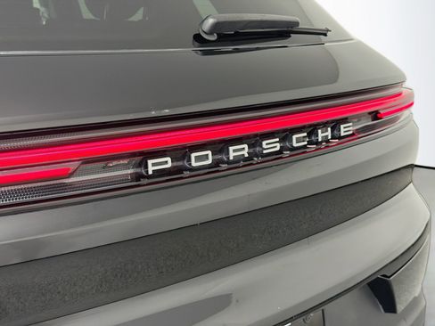 Certified 2024 Porsche Cayenne image 17