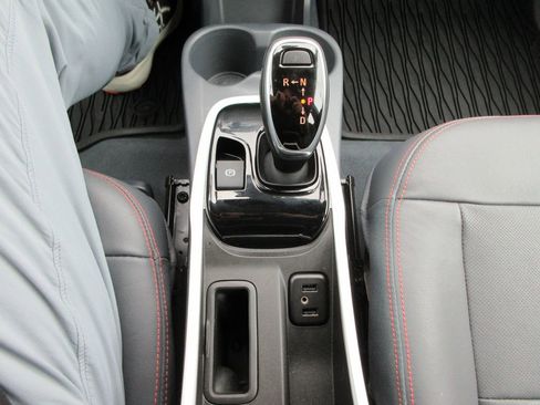 Certified 2019 Chevrolet Bolt Premier w/ Infotainment Package FWD image 28
