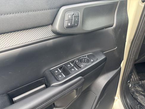 New 2025 Ford Ranger Raptor image 17