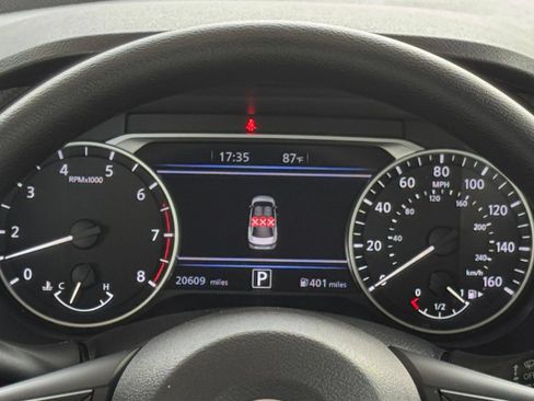 Used 2025 Nissan Sentra SV FWD image 39