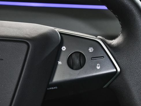 Used 2025 Tesla Cybertruck AWD Crew Cab image 40