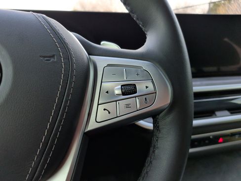 Certified 2024 BMW X7 xDrive40i image 23